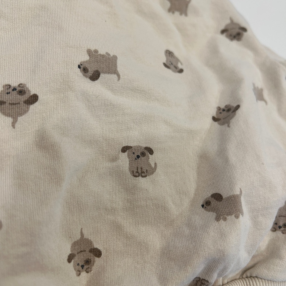 Adorable Cream Puppy Print Baby Outfit - Picture 2 of 5